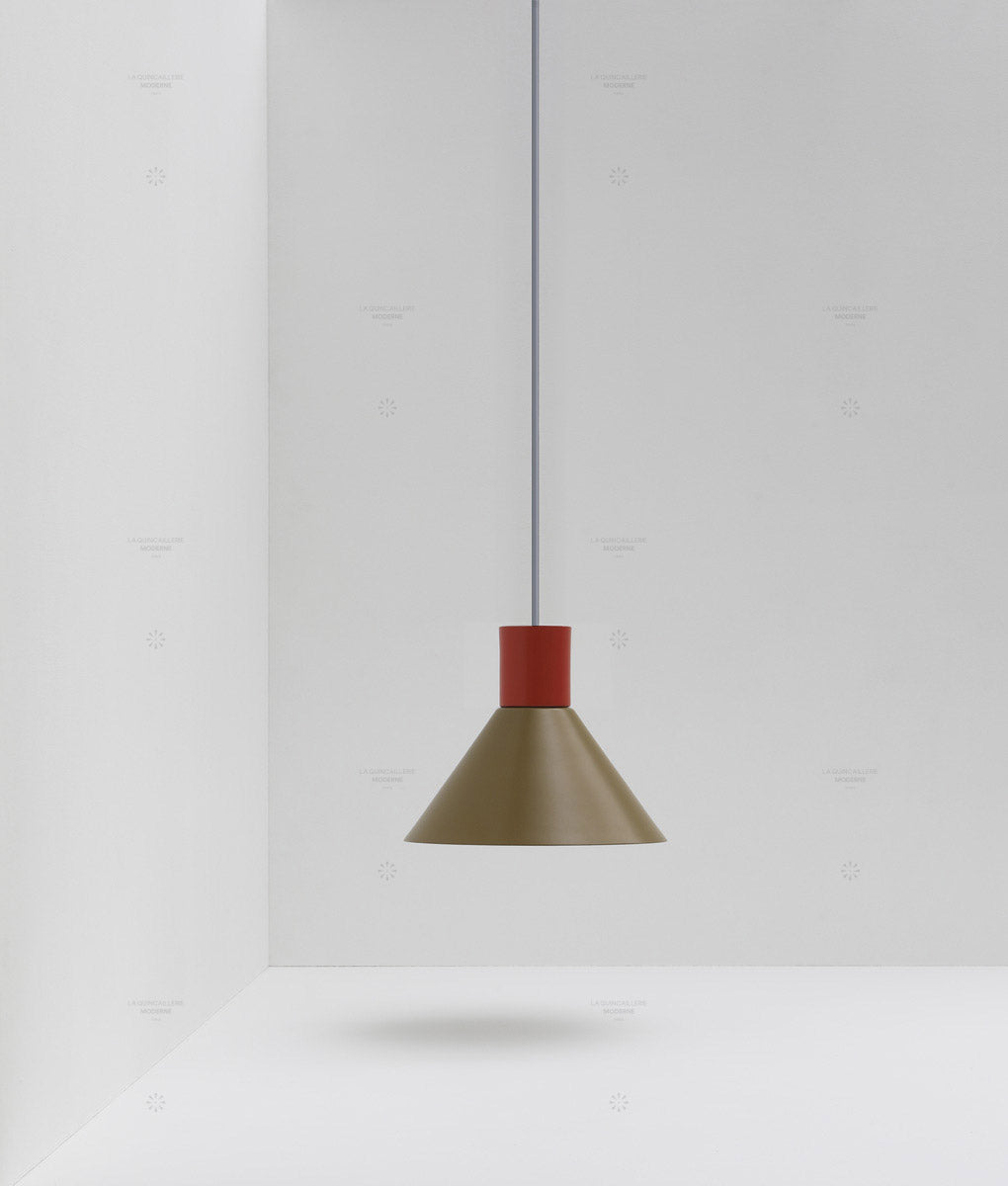 Suspension conique "Belle de nuit", brun mordoré et rouge cardinal, câble gris-bleu - La Quincaillerie moderne