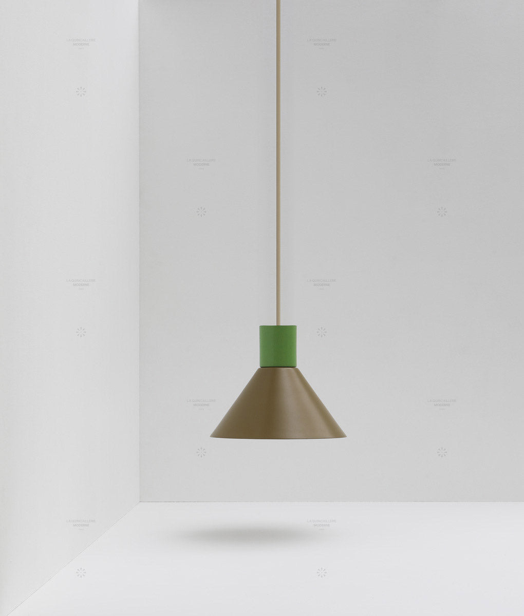 Suspension conique "Belle de nuit", brun mordoré et vert champêtre, câble crème - La Quincaillerie moderne