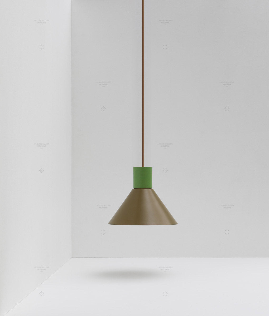 Suspension conique "Belle de nuit", brun mordoré et vert champêtre, câble marron - La Quincaillerie moderne