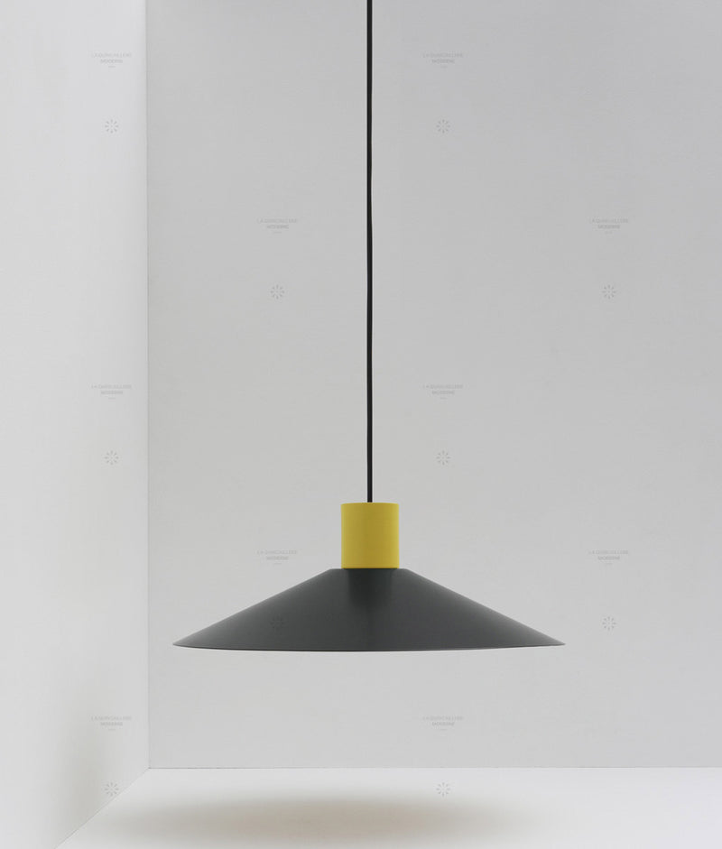 Suspension évasée "Belle de nuit", grand modèle, noir et jaune bouton d'or, câble noir - La Quincaillerie moderne
