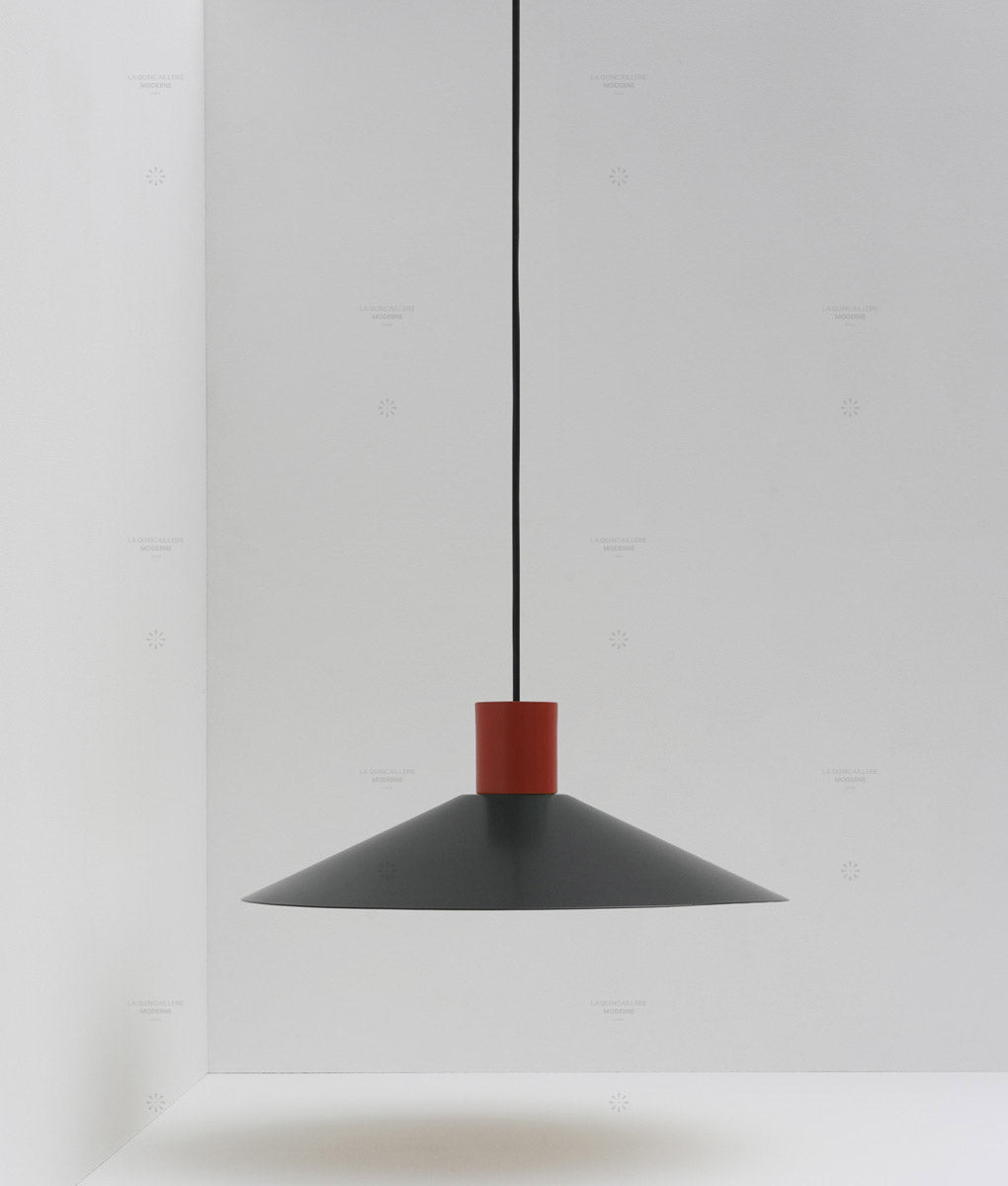 Suspension évasée "Belle de nuit", grand modèle, noir et rouge cardinal, câble noir - La Quincaillerie moderne