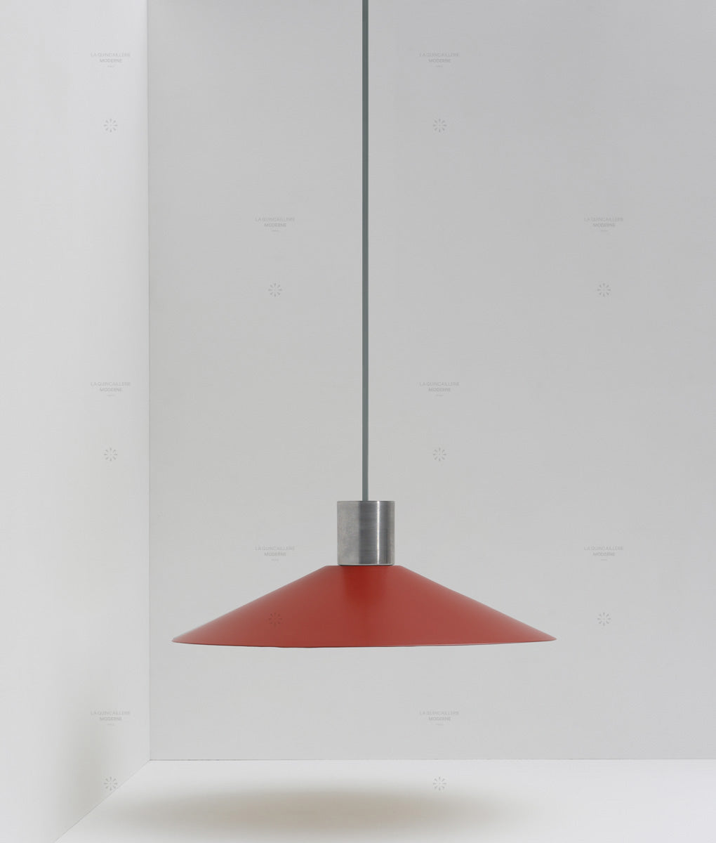 La Quincaillerie moderne - Suspension évasée "Belle de nuit", grand modèle, aluminium brossé et rouge cardinal