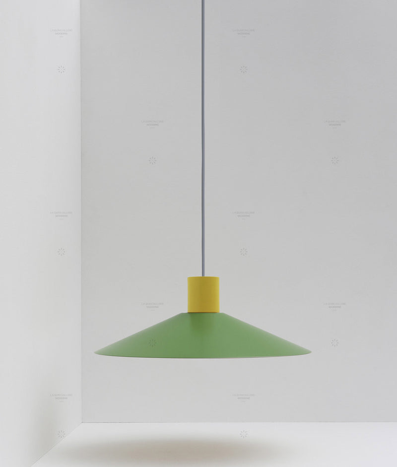 Suspension évasée "Belle de nuit", grand modèle, jaune bouton d'or et vert champêtre, câble gris-bleu - La Quincaillerie moderne
