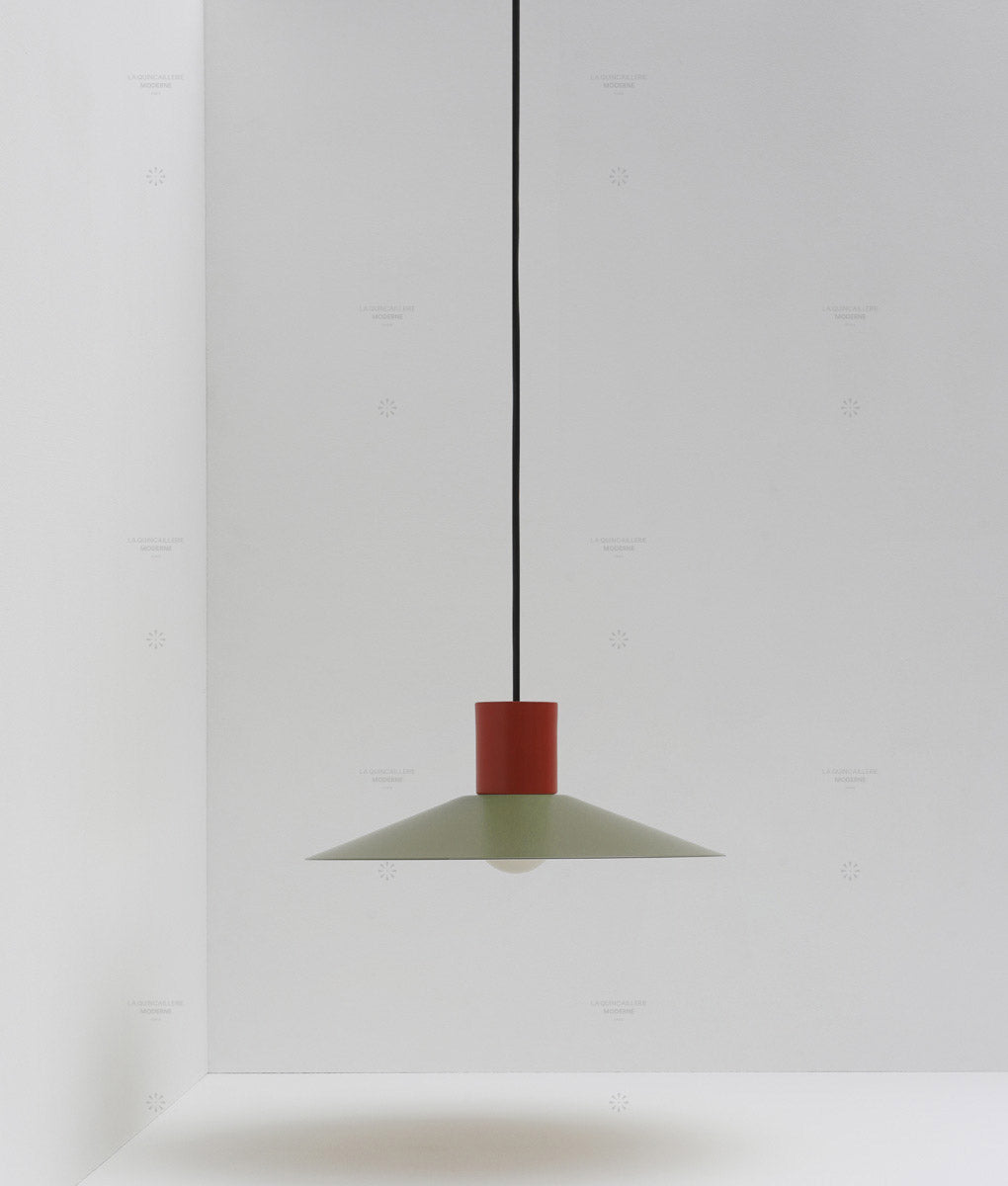 Suspension évasée "Belle de nuit", petit modèle, vert argile et rouge cardinal, câble noir - La Quincaillerie moderne
