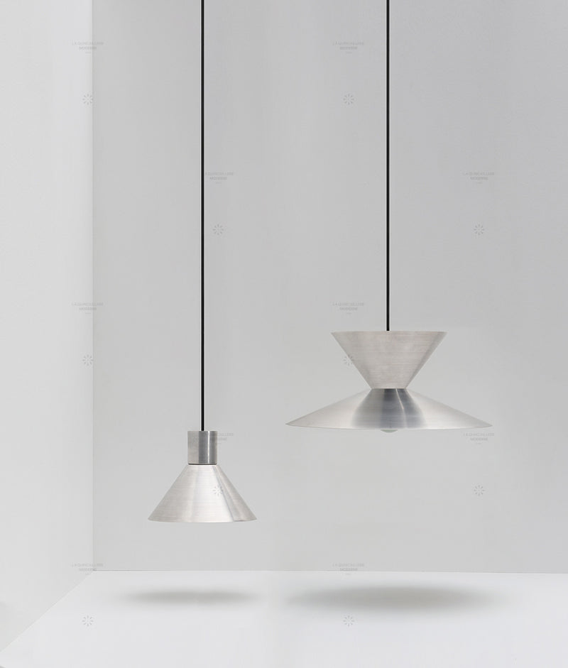 La Quincaillerie moderne- Suspension "Belle de nuit" évasée en aluminium brossé