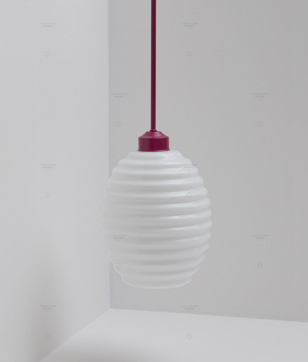 La Quincaillerie moderne - Suspension "Bistro" prune, verrerie opaline satinée