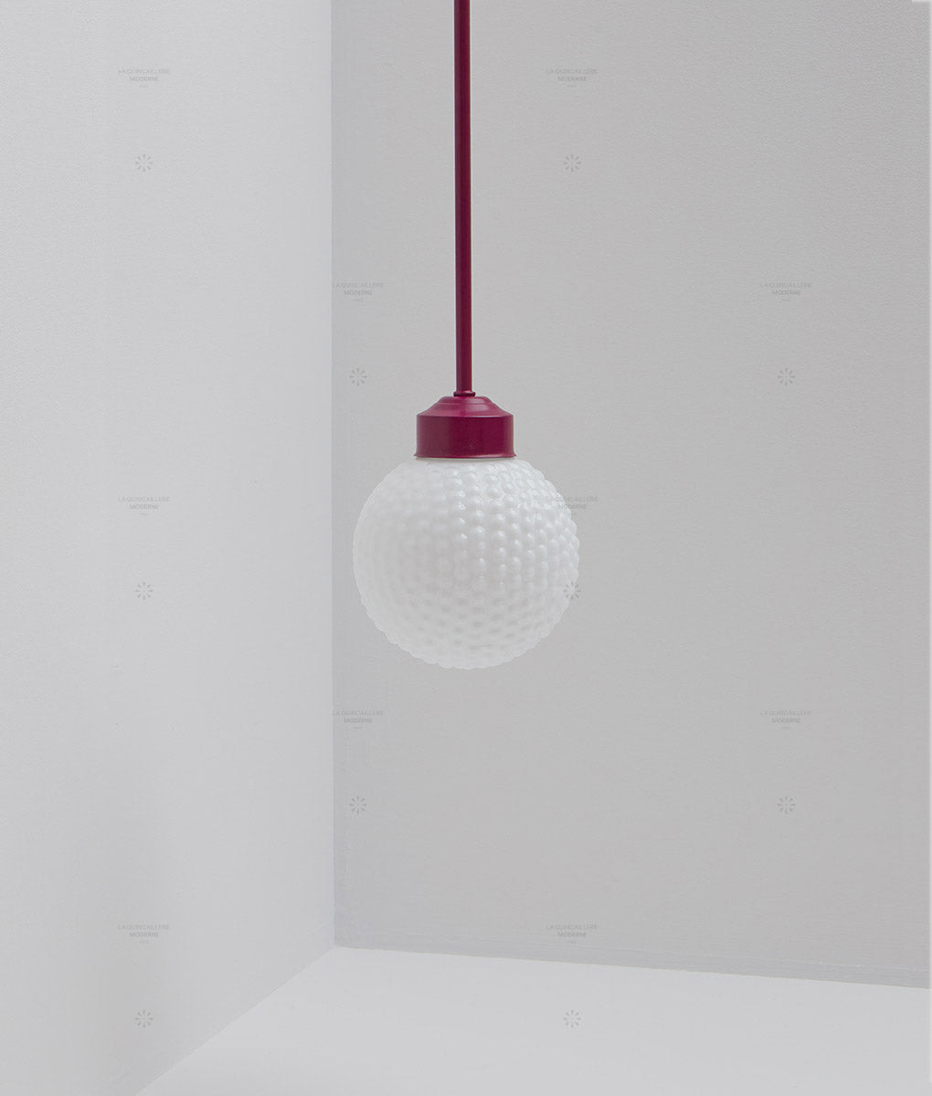 La Quincaillerie moderne - Suspension "Bistro" prune, verrerie opaline satinée