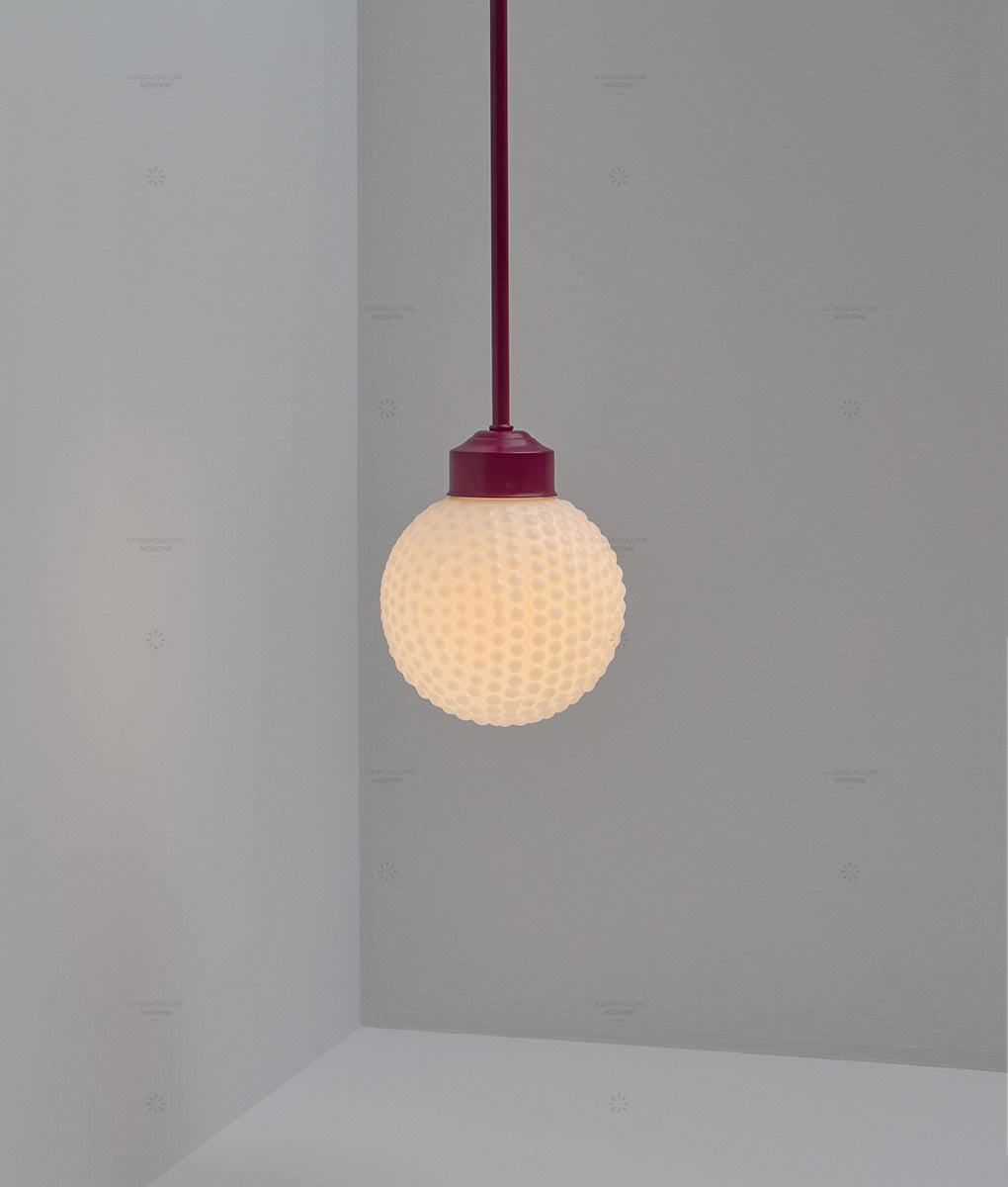 La Quincaillerie moderne - Suspension "Bistro" prune, verrerie opaline satinée