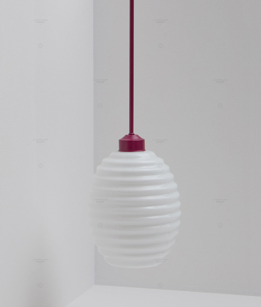 La Quincaillerie moderne - Suspension "Bistro" prune, verrerie opaline satinée