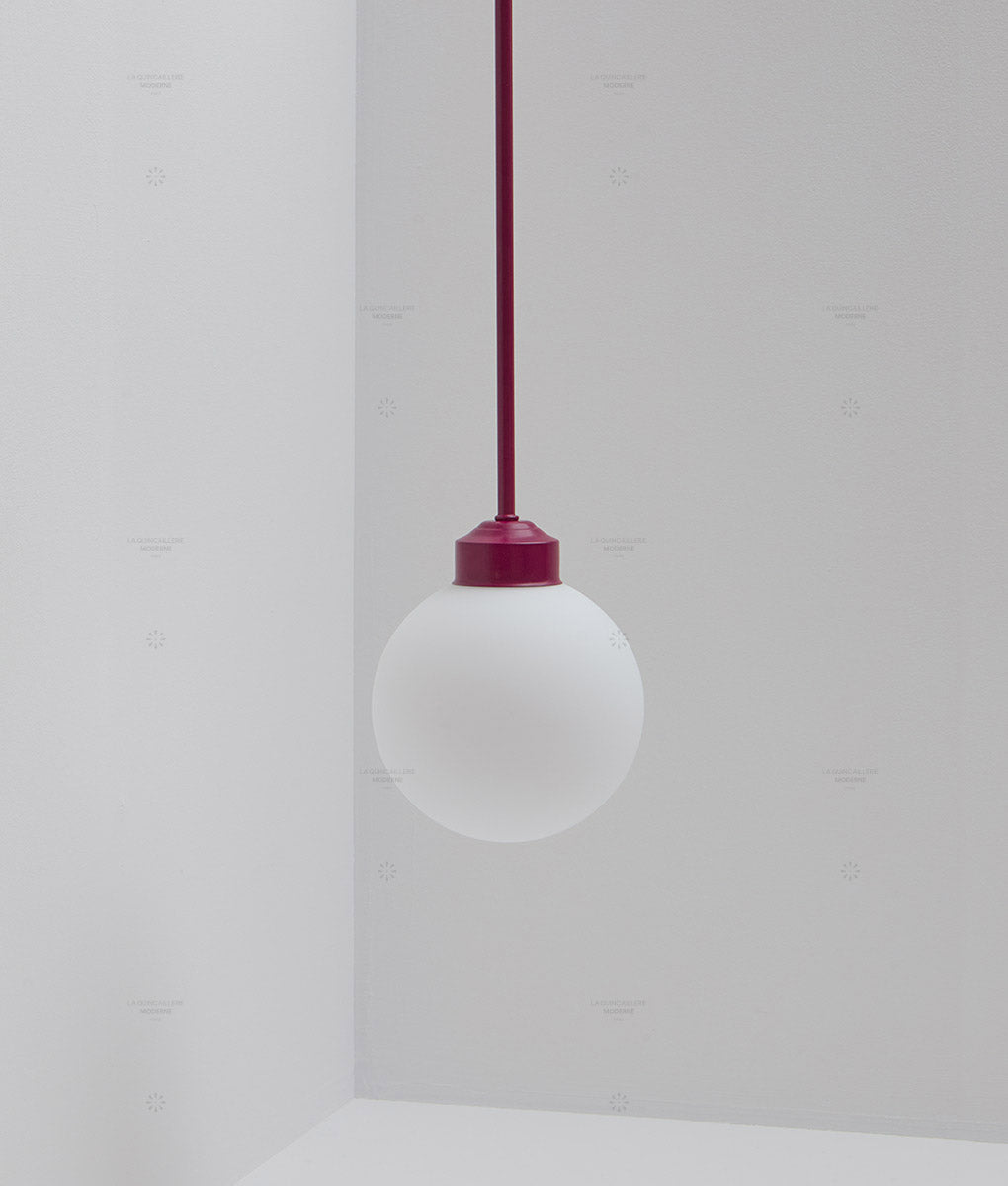 La Quincaillerie moderne - Suspension "Bistro" prune, verrerie opaline mate