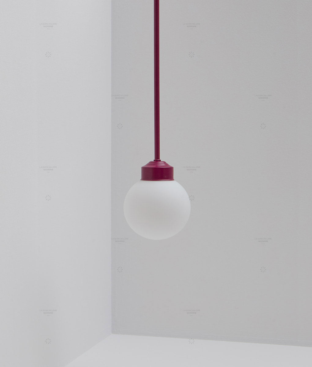La Quincaillerie moderne - Suspension "Bistro" prune, verrerie opaline mate