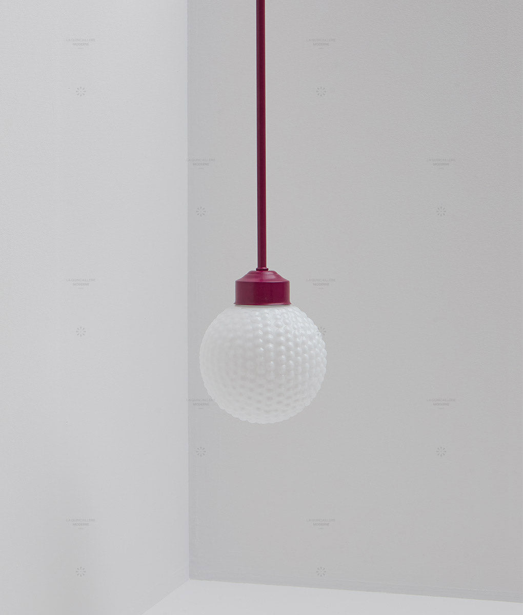 La Quincaillerie moderne - Suspension "Bistro" prune, verrerie opaline satinée