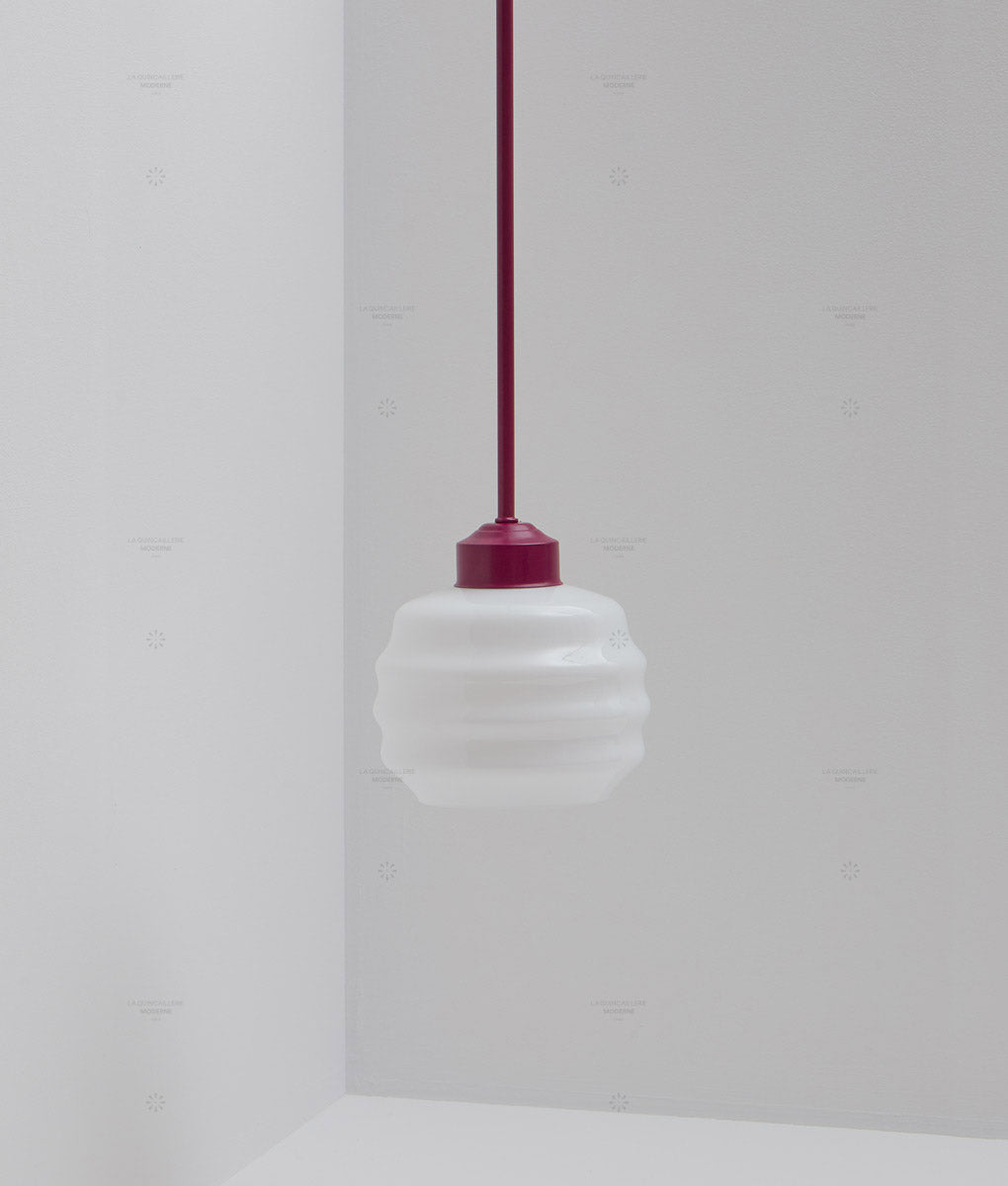 La Quincaillerie moderne - Suspension "Bistro" prune, verrerie opaline satinée