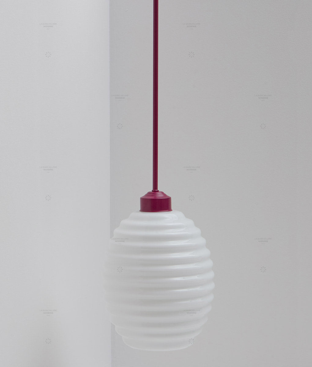 La Quincaillerie moderne - Suspension "Bistro" prune, verrerie opaline satinée