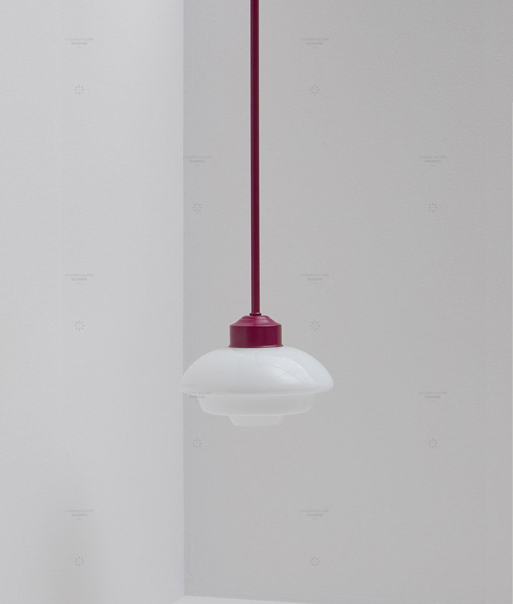 La Quincaillerie moderne - Suspension "Bistro" prune, verrerie opaline satinée
