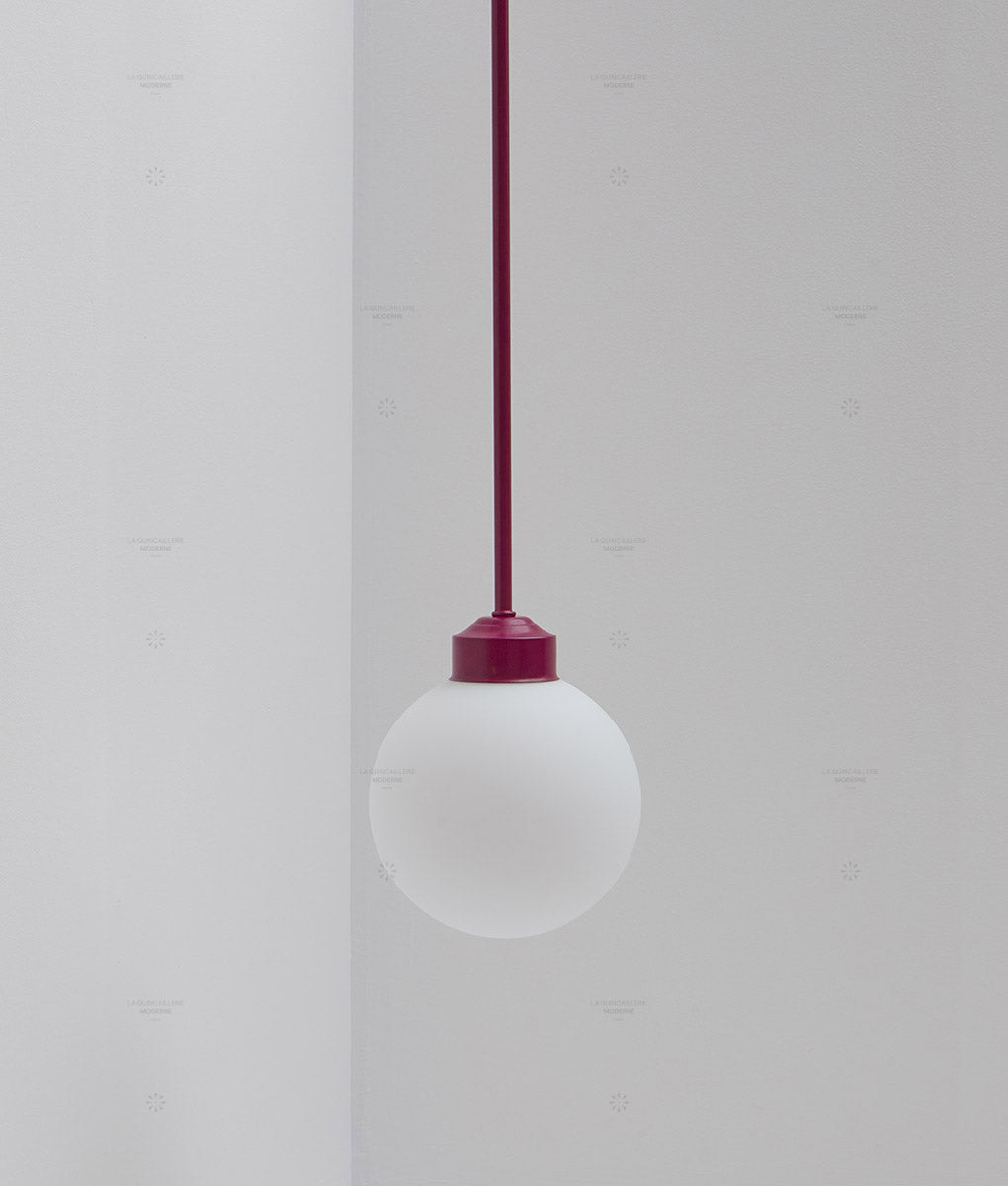 La Quincaillerie moderne - Suspension "Bistro" prune, verrerie opaline mate