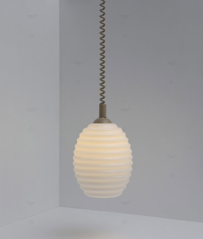 Suspension monte et baisse "Coup de fil", modèle III, câble beige - Allumée