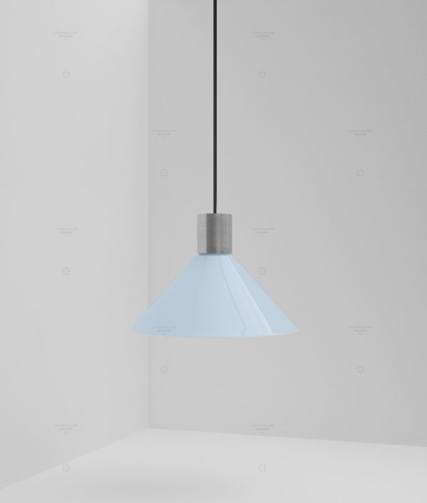 Suspension "Délices", abat-jour en opaline satinée bleu pâle, grand modèle