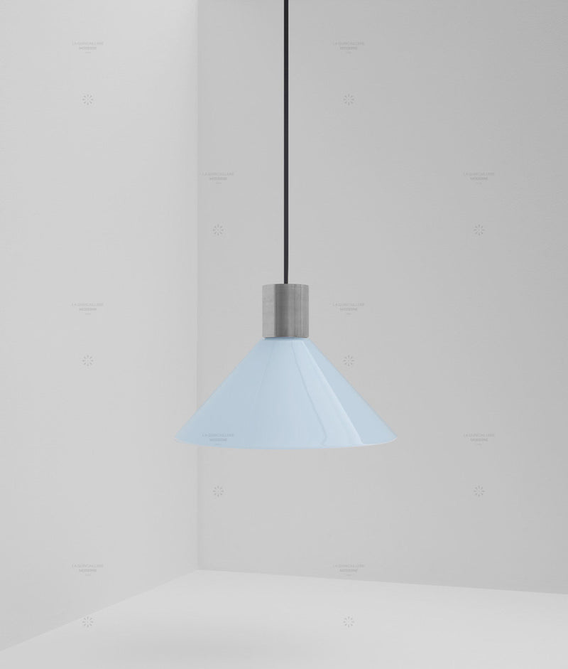 Suspension "Délices", abat-jour en opaline satinée bleu pâle, grand modèle