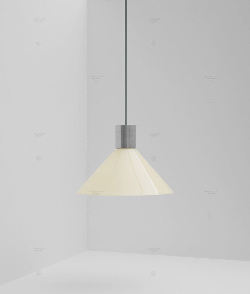 Suspension "Délices", abat-jour en opaline satinée crème, grand modèle