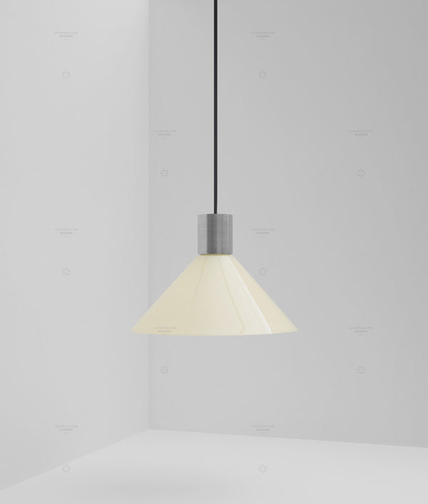 Suspension "Délices", abat-jour en opaline satinée crème, grand modèle
