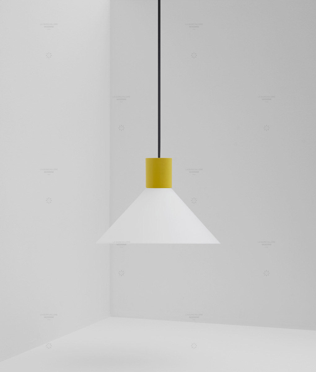 Suspension "Délices", abat-jour en opaline blanche mate, grand modèle