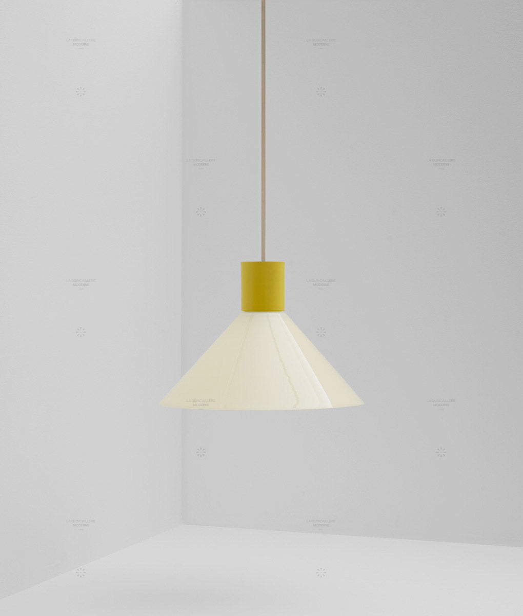 Suspension "Délices", abat-jour en opaline satinée crème, grand modèle