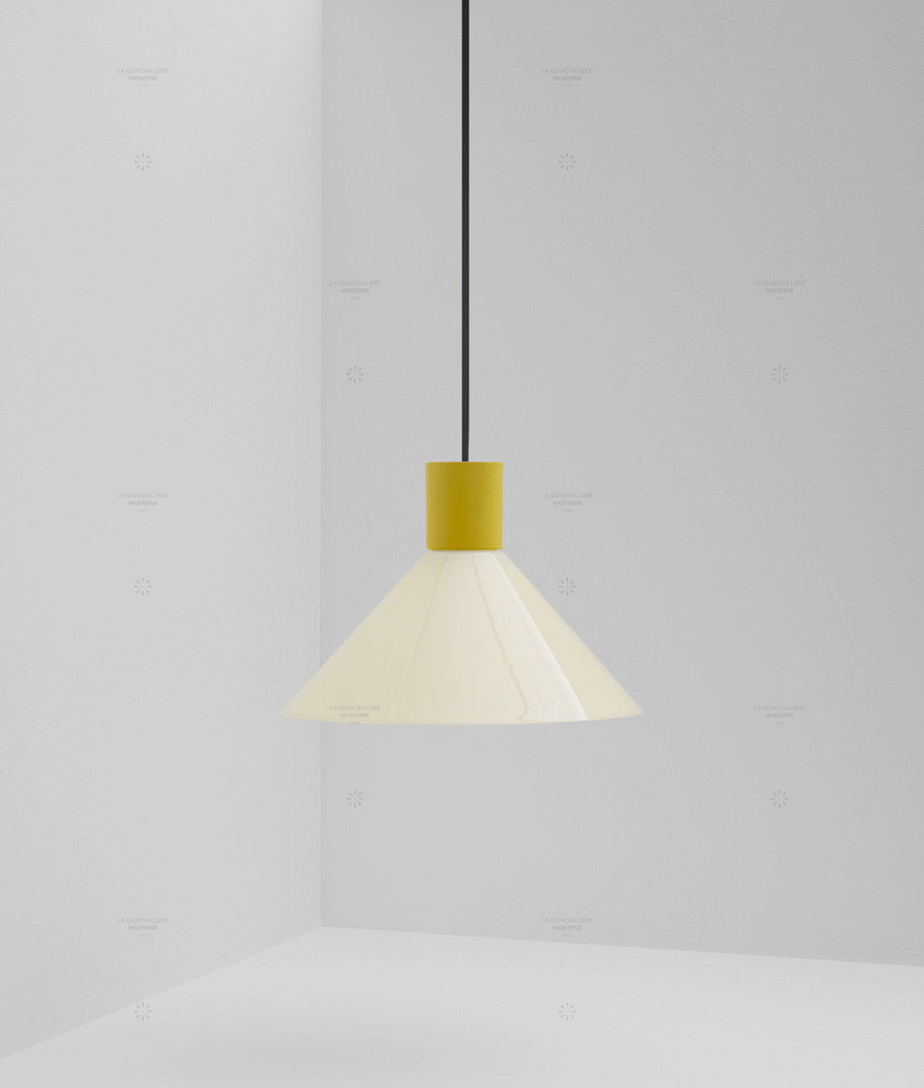 Suspension "Délices", abat-jour en opaline satinée crème, grand modèle
