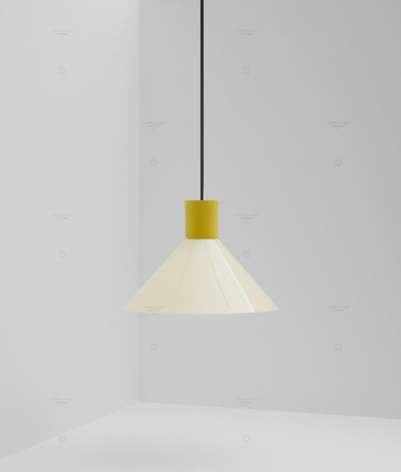 Suspension "Délices", abat-jour en opaline satinée crème, grand modèle