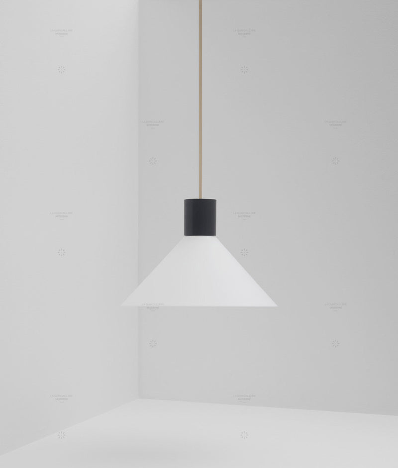 Suspension "Délices", abat-jour en opaline blanche mate, grand modèle