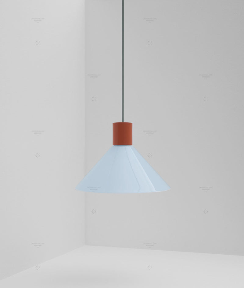 Suspension "Délices", abat-jour en opaline satinée bleu pâle, grand modèle
