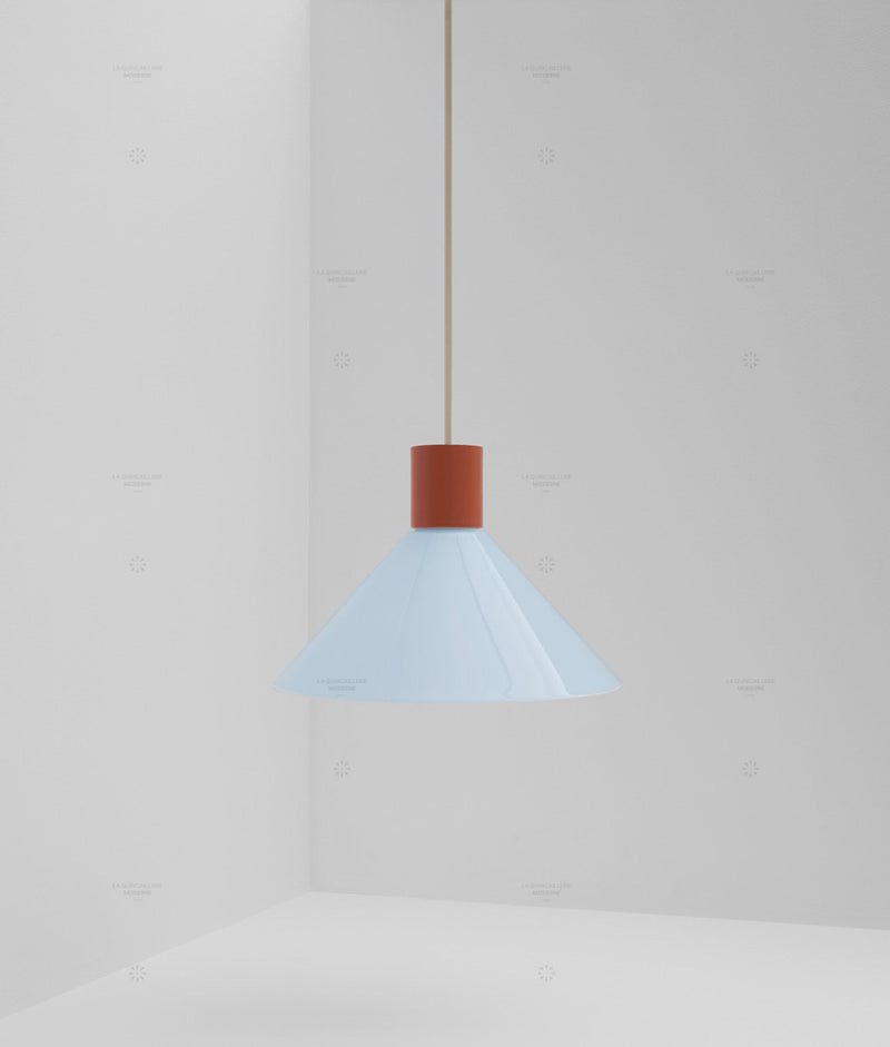 Suspension "Délices", abat-jour en opaline satinée bleu pâle, grand modèle