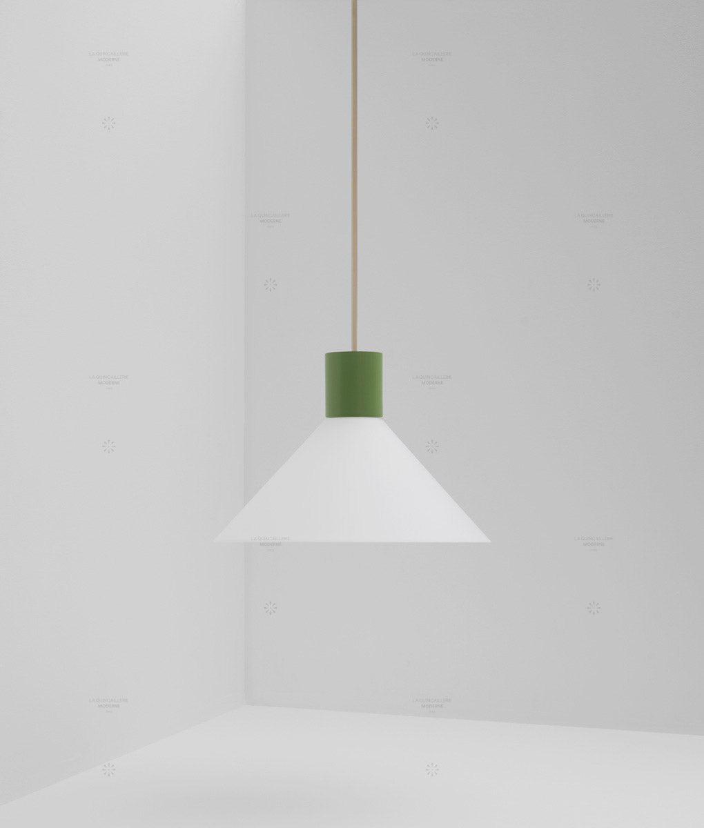Suspension "Délices", abat-jour en opaline blanche mate, grand modèle