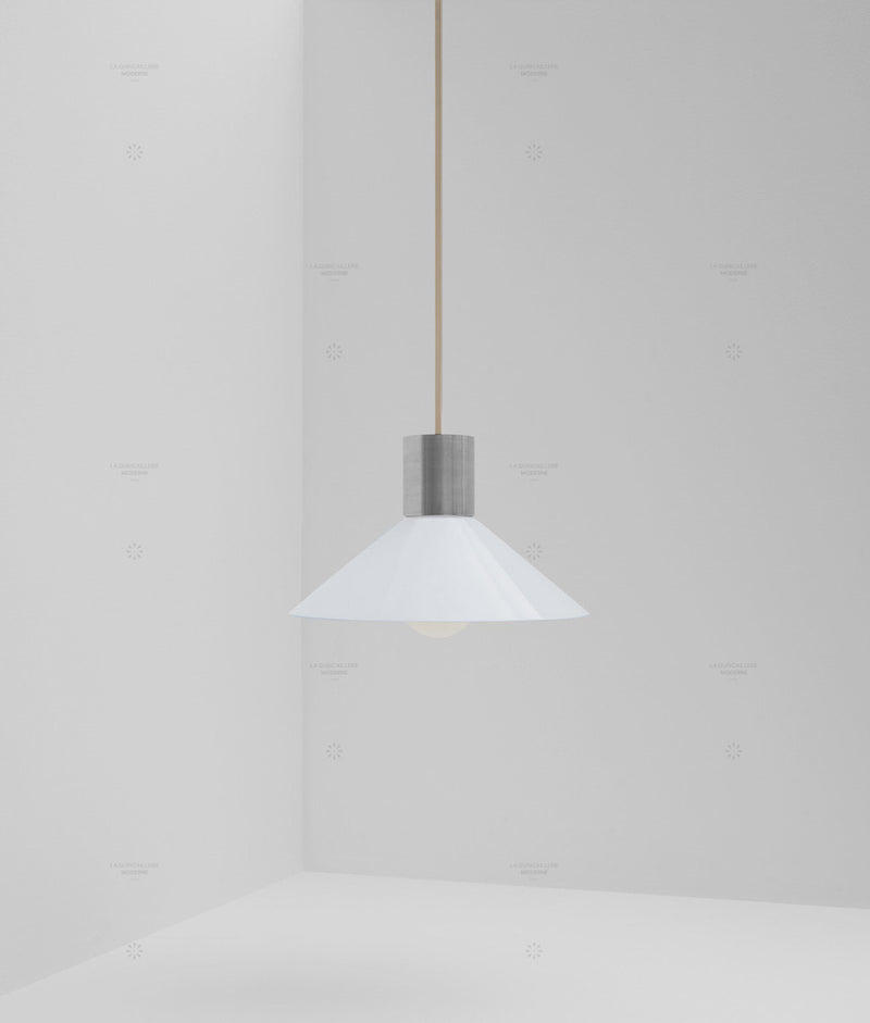 Suspension "Délices", abat-jour en opaline blanche satinée, petit modèle