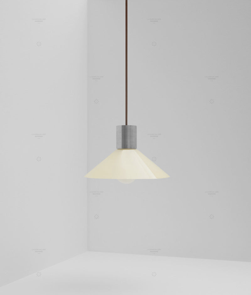 Suspension "Délices", abat-jour en opaline satinée crème, petit modèle