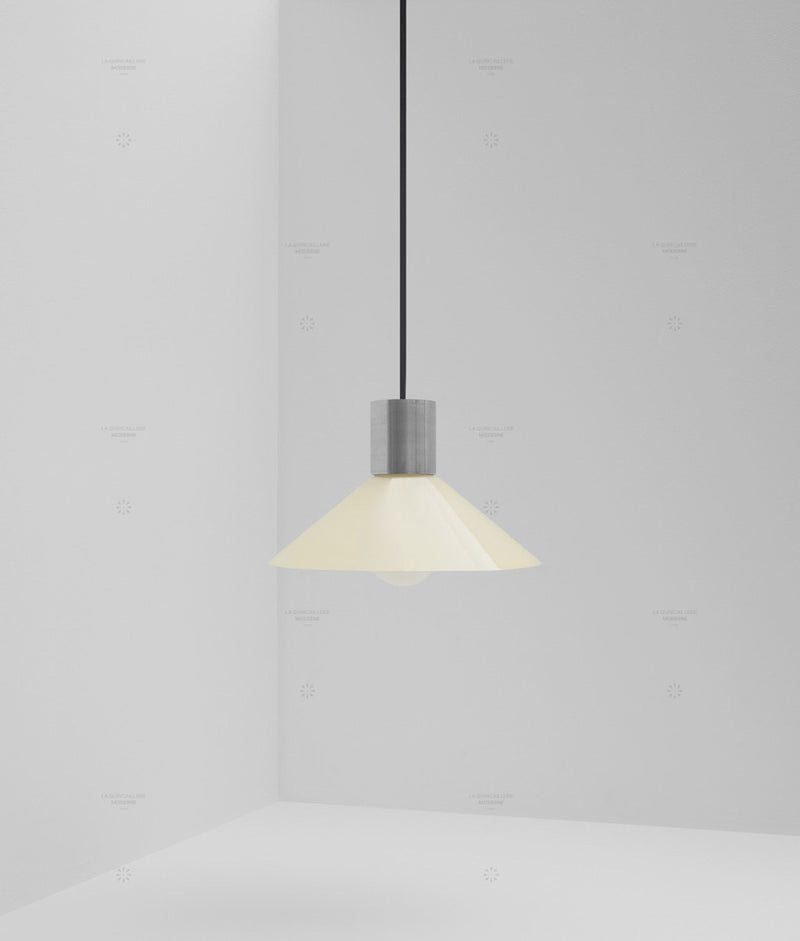 Suspension "Délices", abat-jour en opaline satinée crème, petit modèle