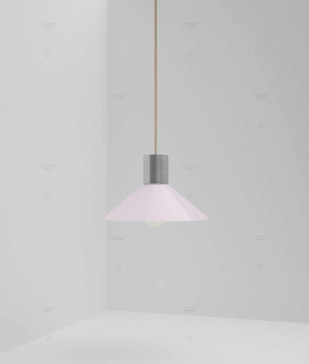 Suspension "Délices", abat-jour en opaline satinée rose pâle, petit modèle