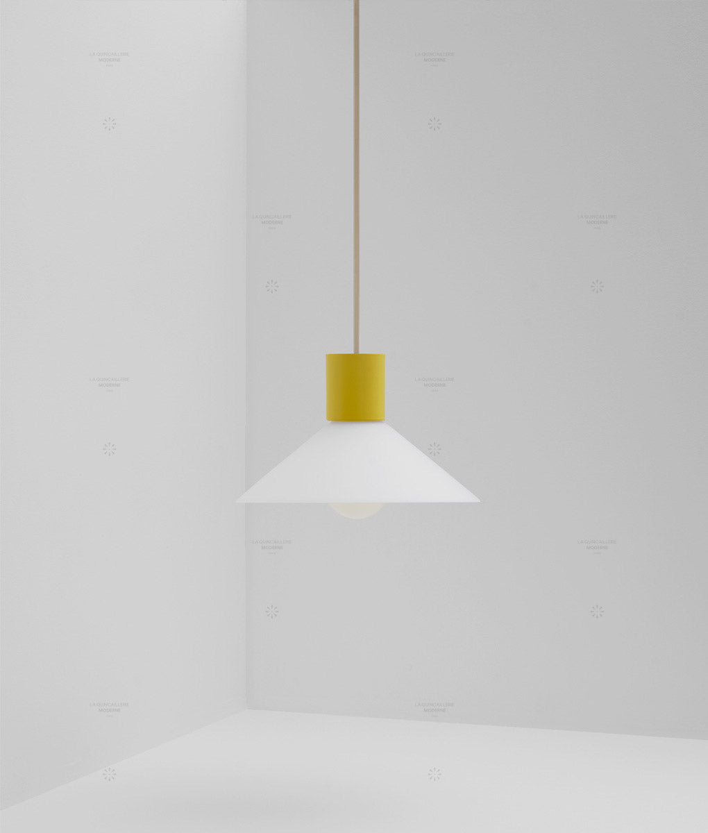 Suspension "Délices", abat-jour en opaline blanche mate, petit modèle