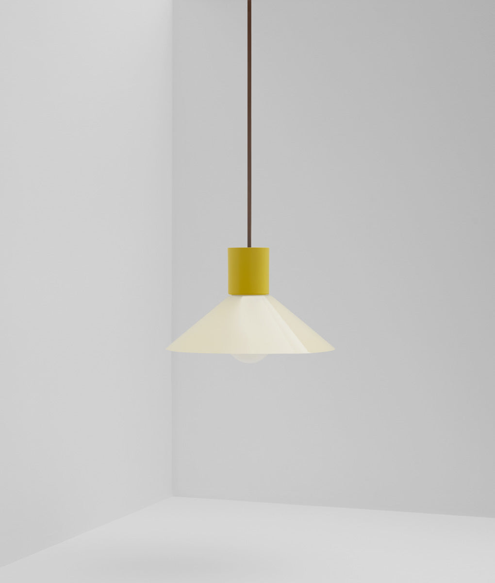 Suspension "Délices", abat-jour en opaline satinée crème, petit modèle