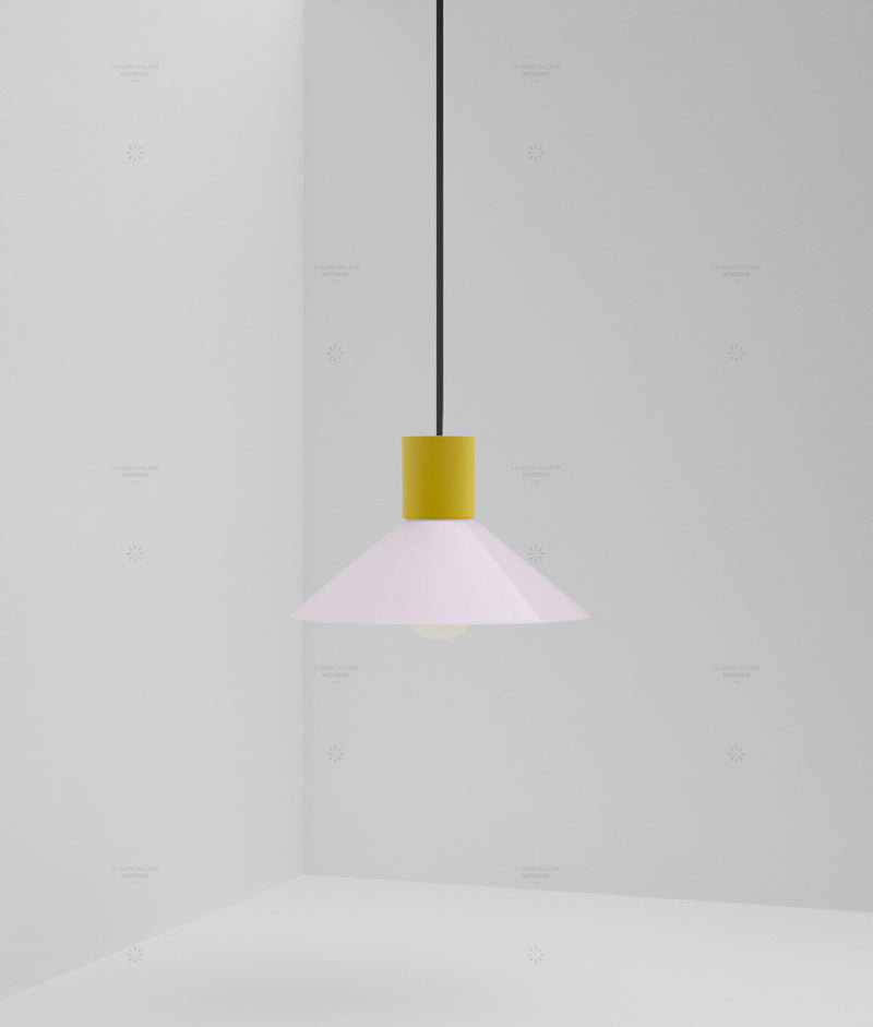 Suspension "Délices", abat-jour en opaline satinée rose pâle, petit modèle