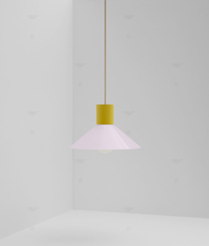 Suspension "Délices", abat-jour en opaline satinée rose pâle, petit modèle