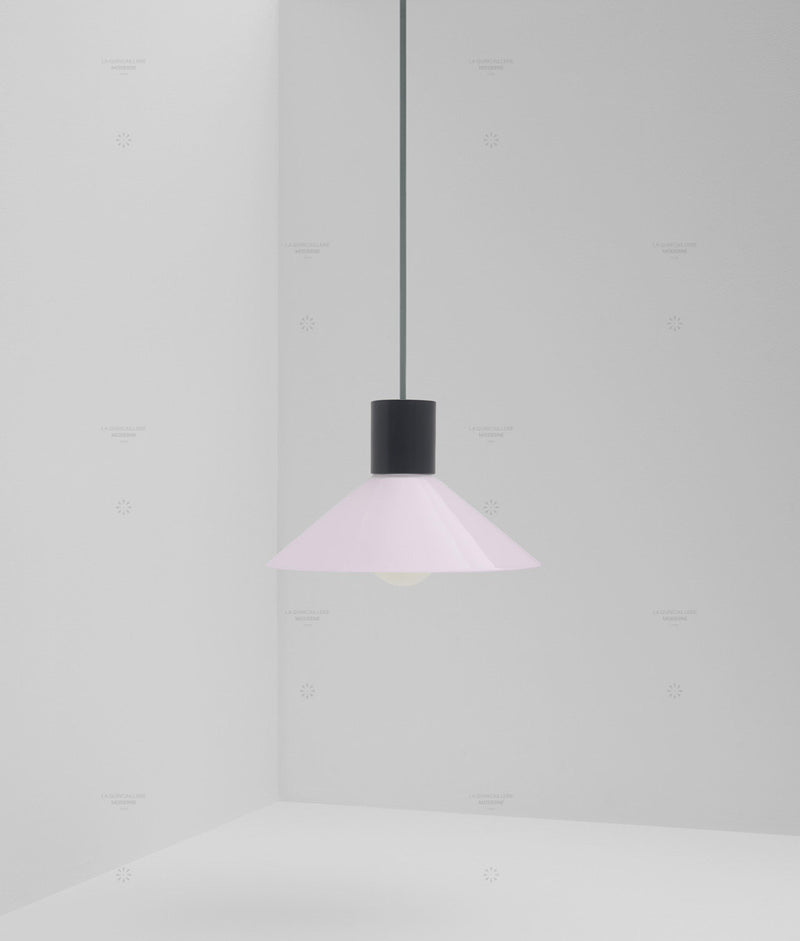 Suspension "Délices", abat-jour en opaline satinée rose pâle, petit modèle