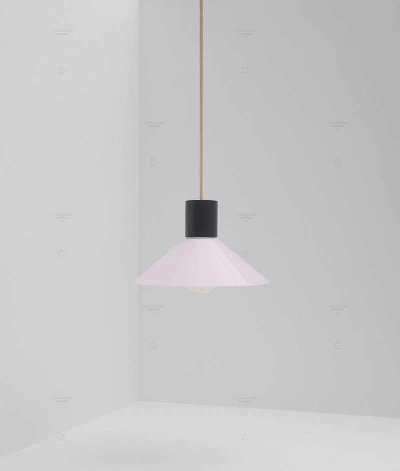 Suspension "Délices", abat-jour en opaline satinée rose pâle, petit modèle