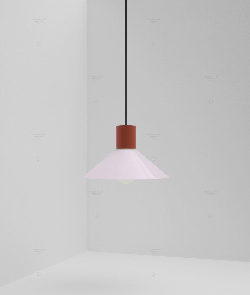 Suspension "Délices", abat-jour en opaline satinée rose pâle, petit modèle