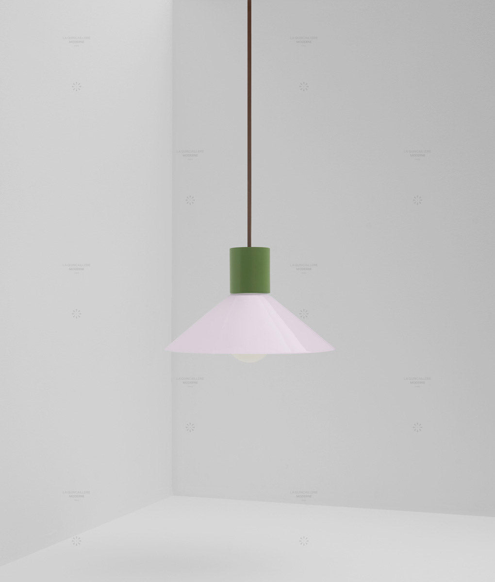 Suspension "Délices", abat-jour en opaline satinée rose pâle, petit modèle
