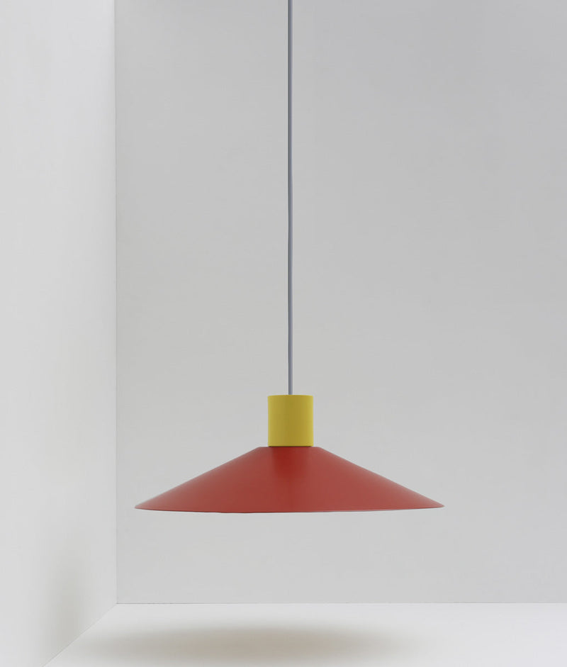 Suspension évasée "Belle de nuit", grand modèle, rouge cardinal et jaune bouton d'or, câble gris-bleu - La Quincaillerie moderne