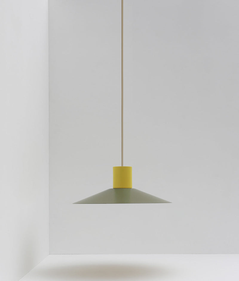 Suspension évasée "Belle de nuit", petit modèle, vert argile et jaune bouton d'or, câble crème- La Quincaillerie moderne