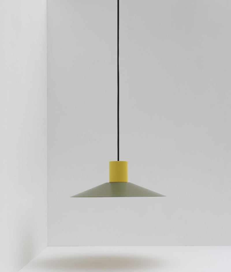 Suspension évasée "Belle de nuit", petit modèle, vert argile et jaune bouton d'or, câble noir - La Quincaillerie moderne