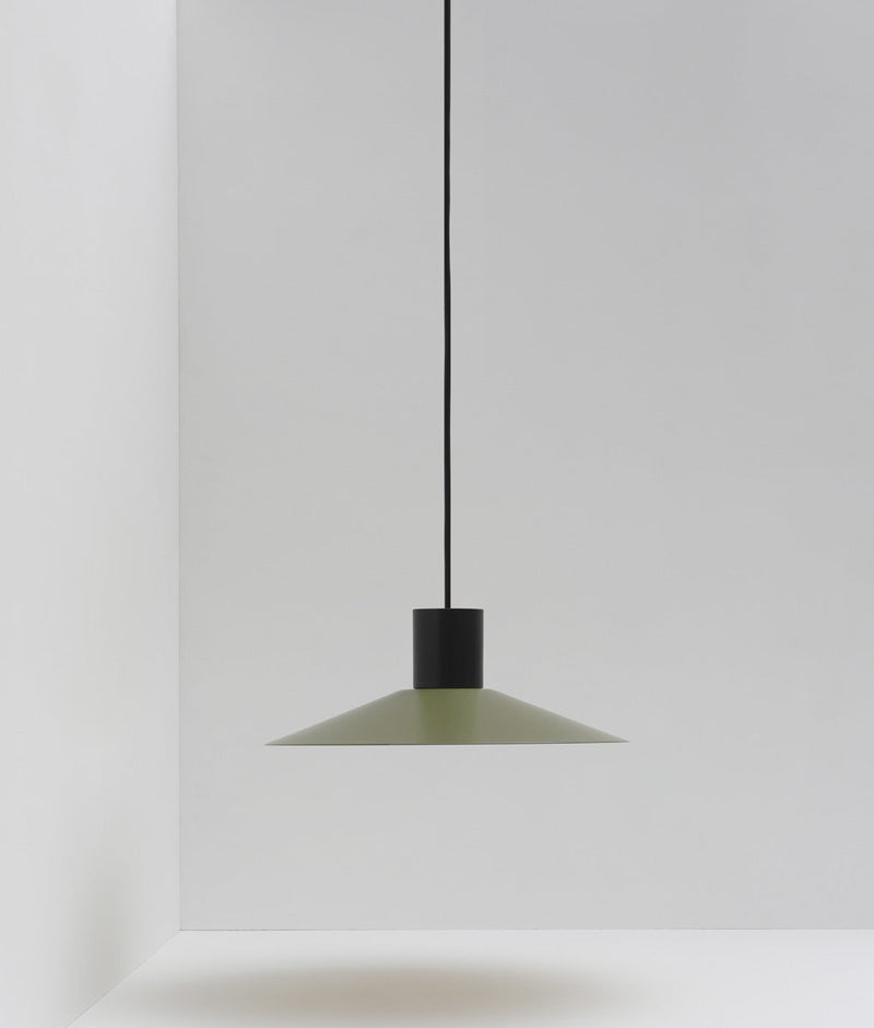 Suspension évasée "Belle de nuit", petit modèle, vert argile et noir, câble noir - La Quincaillerie moderne