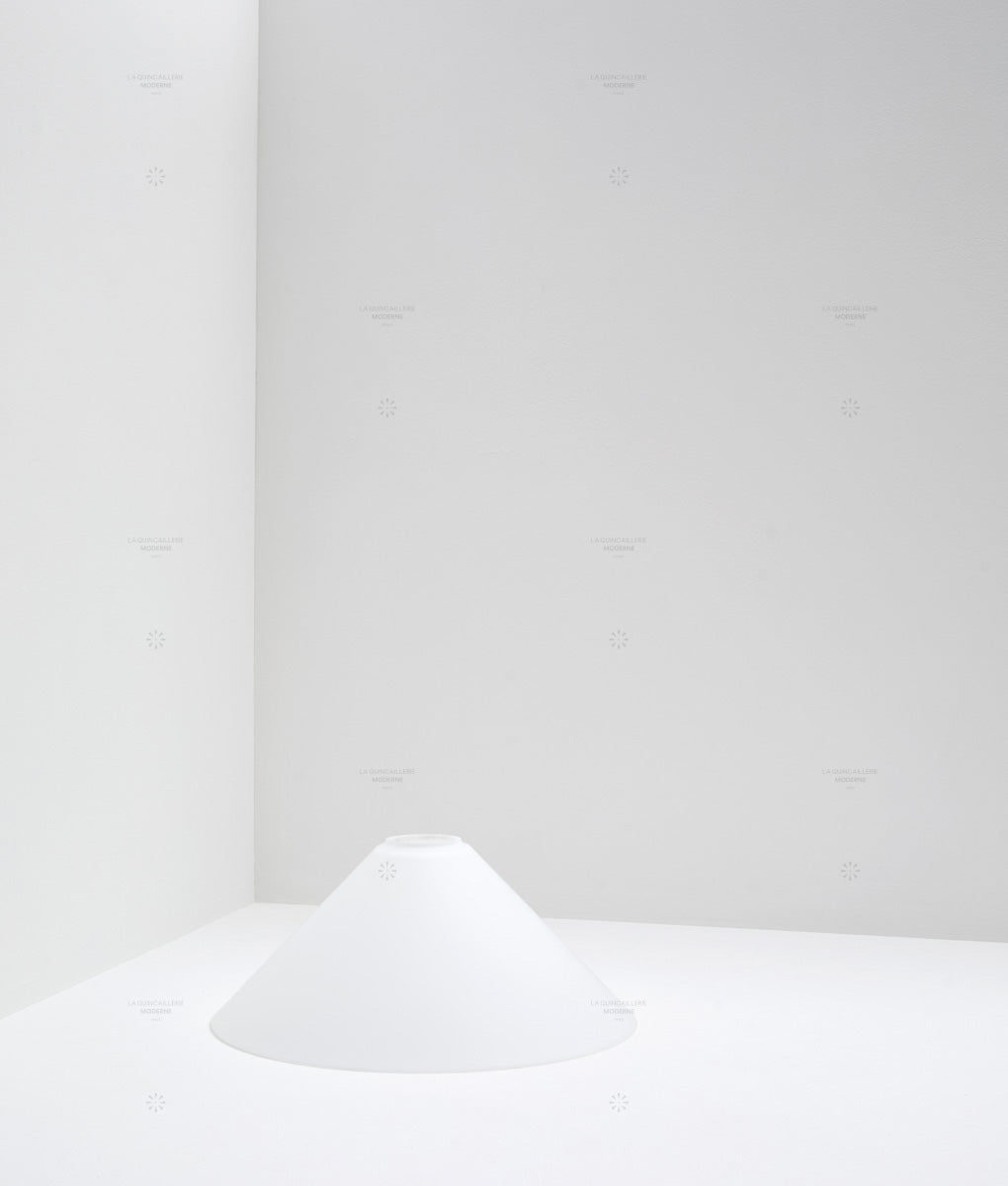 Verrerie conique à suspendre en opaline, sans col, grand modèle